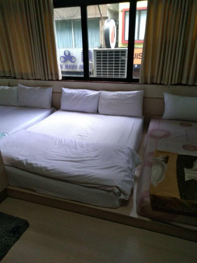 Hua Bin Hotel Yilan Extérieur photo