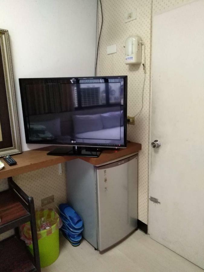 Hua Bin Hotel Yilan Extérieur photo