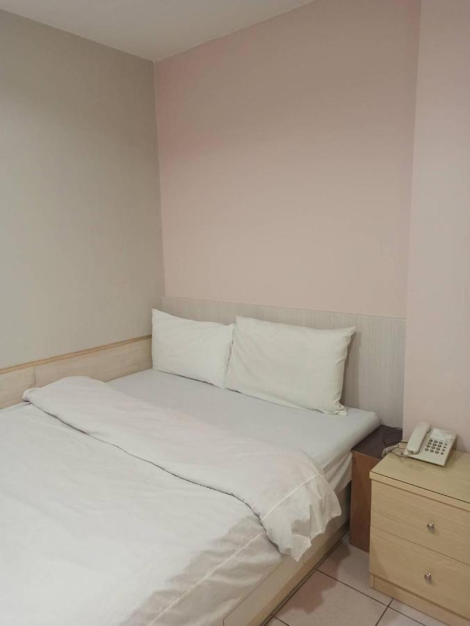 Hua Bin Hotel Yilan Extérieur photo